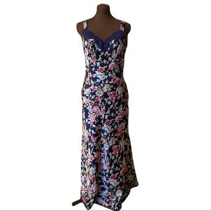 Vintage Vanity Fair Floral Satin Lace Sleeveless Full Length Night Gown Size S/M